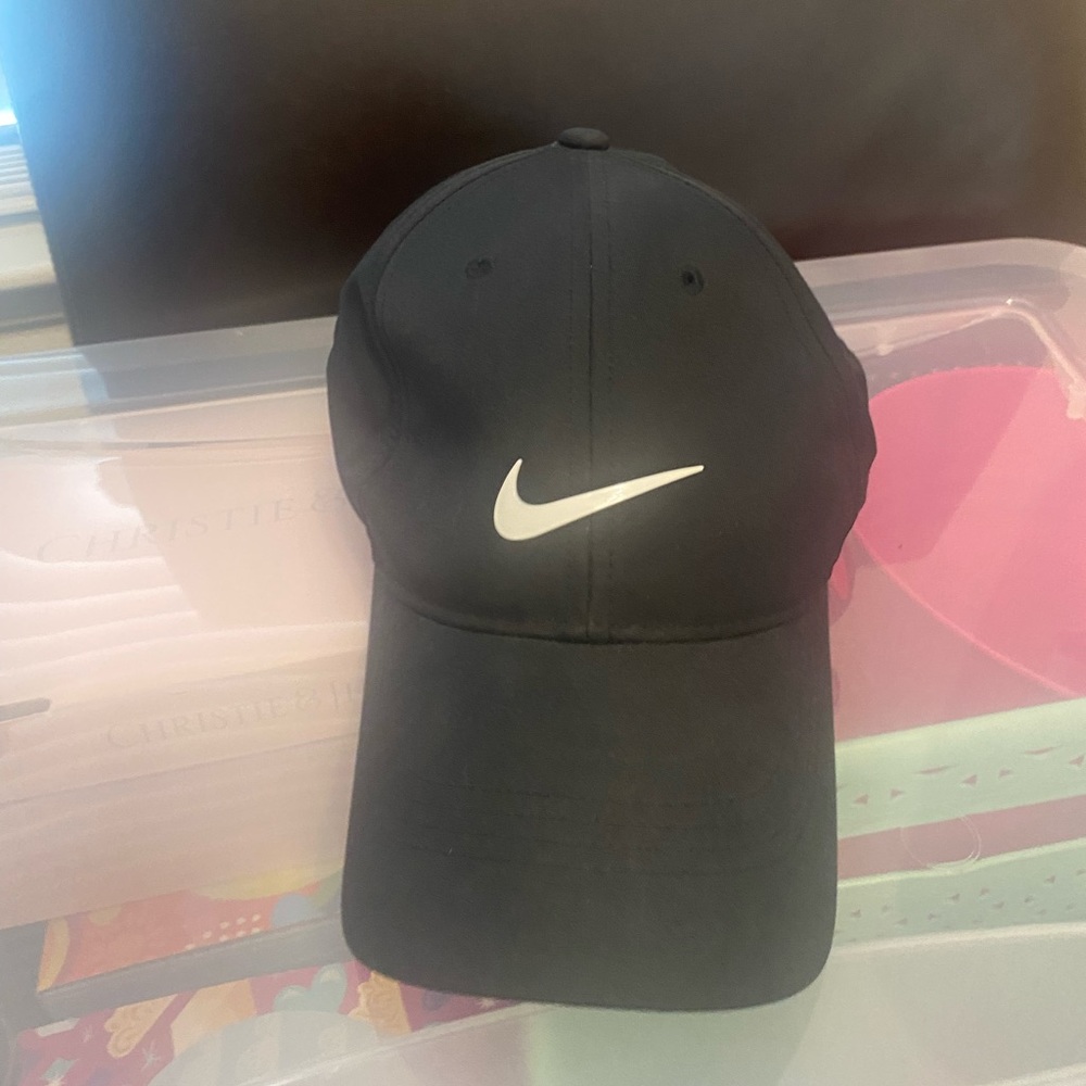 Nike hat.  heritage, dry, fit one size fits most